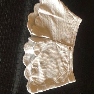 Lilly Pulitzer white buttercup short